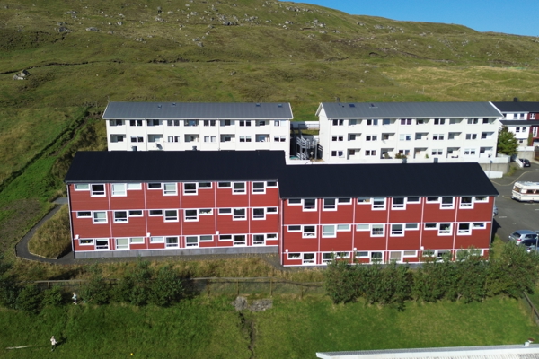 Høvuðsmynd Næmingaheimið undir Fjalli 15-17 (lestrarbústaðir), Tórshavn